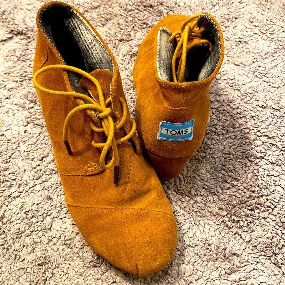 Toms wedge lace up booties